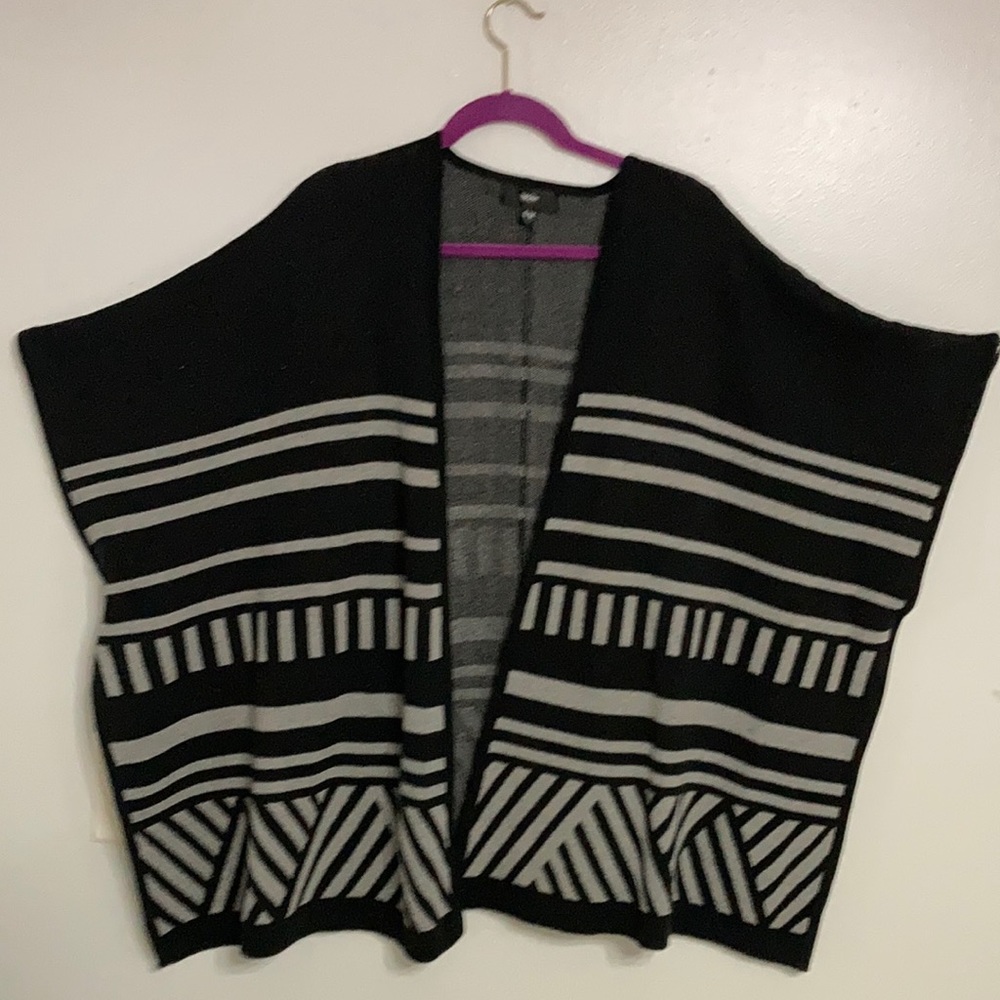 Gray and black Winter Poncho by Missimo .